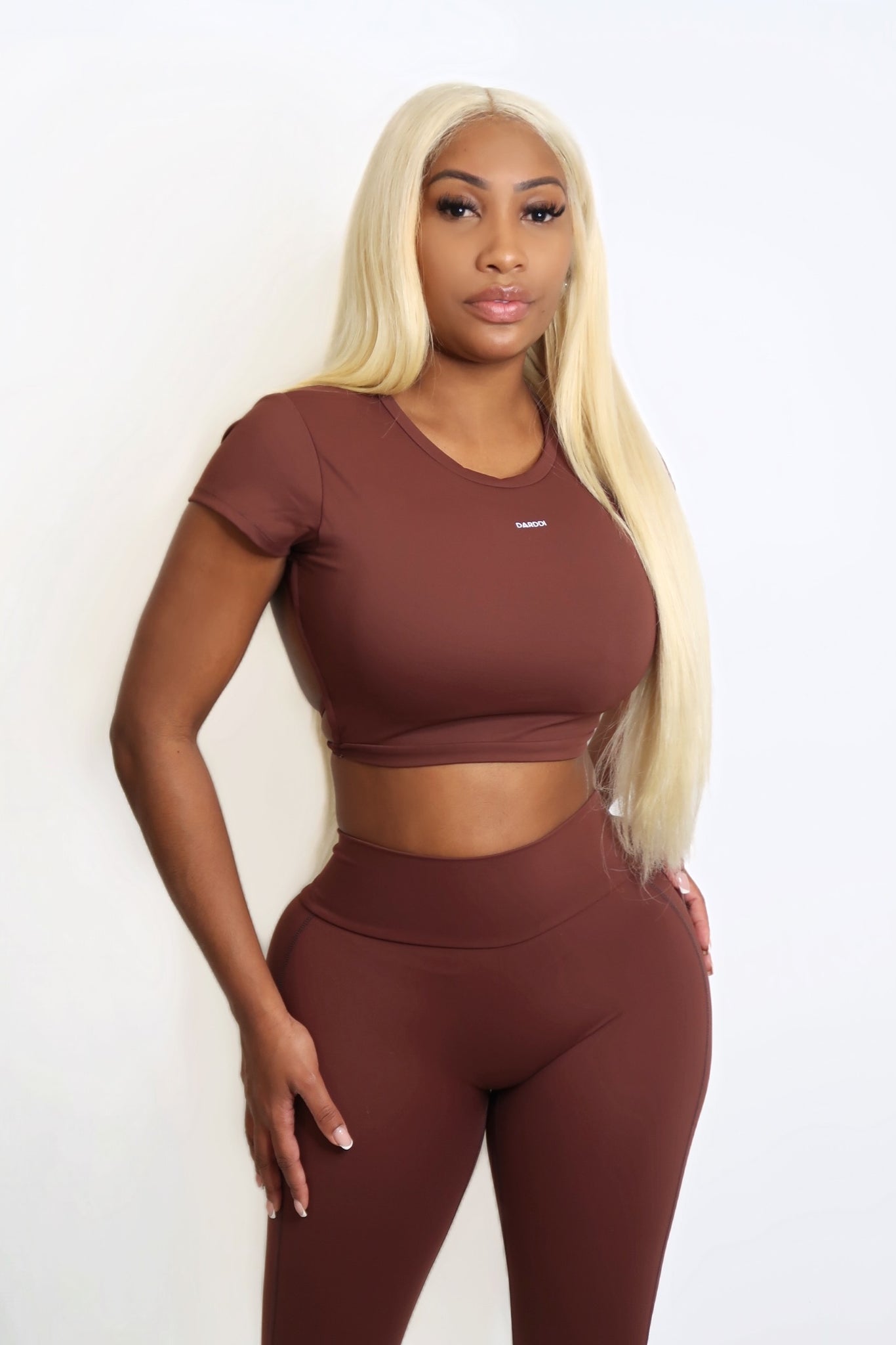 Svelte crop top short sleeve