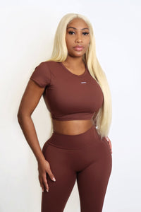 Svelte crop top short sleeve
